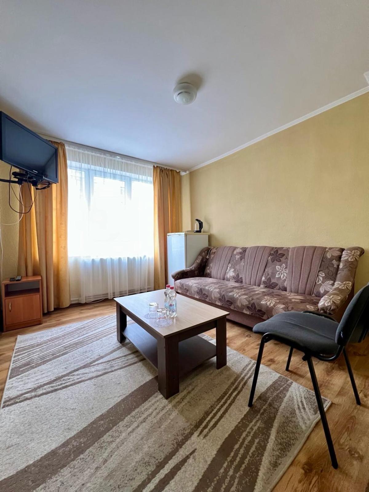 Prykarpattya Hotel Ivano-Frankivsk Exterior photo